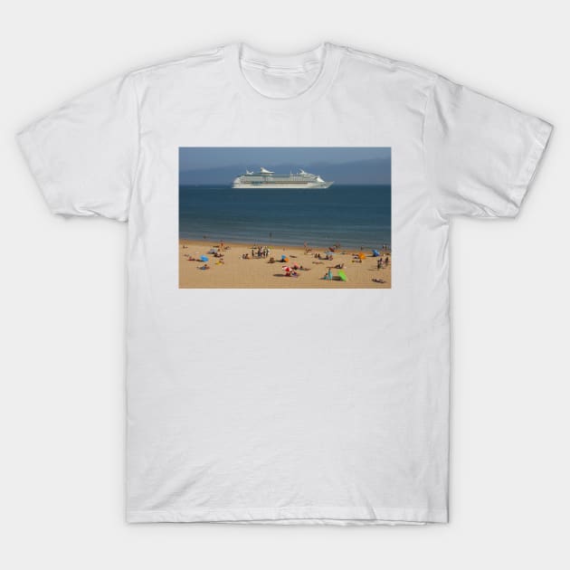 cruise T-Shirt by terezadelpilar